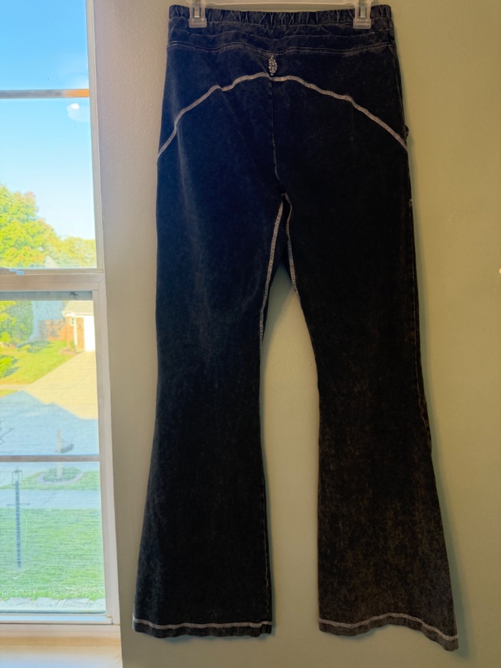 FREE PEOPLE FP Movement New Flow Flares Women’s Medium Black - Picture 8 of 11
